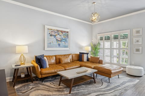 Marvelous 2BR 2BA Villa with Calm Traveler Vibes