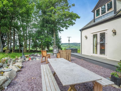 Sitting-out-area | Cefn Hir Fynydd, Betws-Y-Coed
