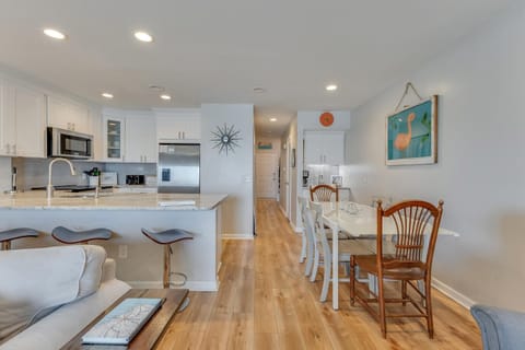 Three Little Birds-Kitchen  Eating Area