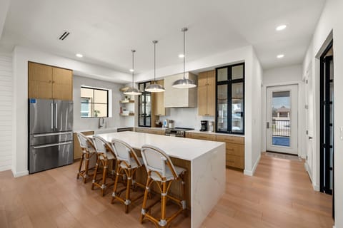 House, 6 Bedrooms | Private kitchen | Coffee/tea maker, fridge, oven, toaster