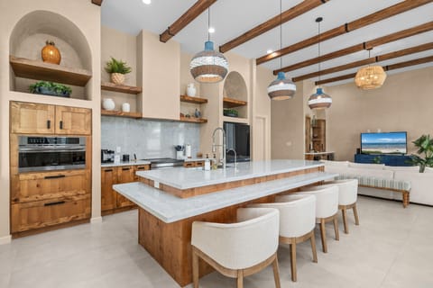 House, 3 Bedrooms | Private kitchen | Coffee/tea maker, fridge, oven, toaster