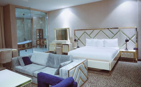 Deluxe Room | Desk, laptop workspace, free WiFi