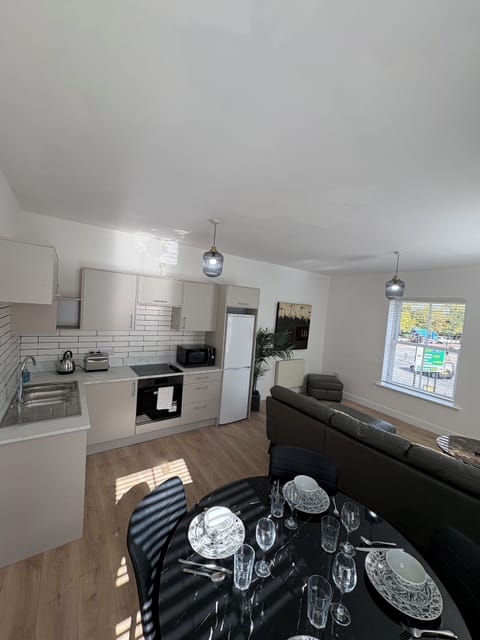 Comfort Apartment, City View | Private kitchen | Full-size fridge, microwave, oven, stovetop