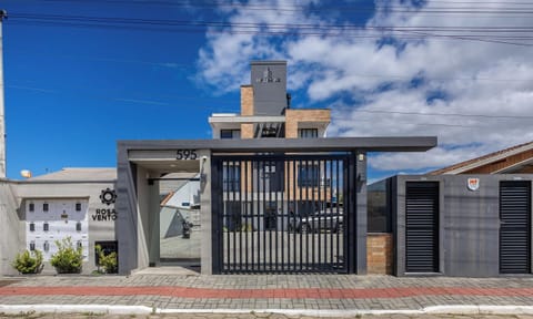 Basic Apartment | Exterior