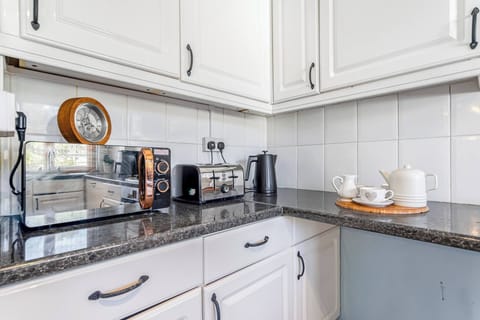 Apartment, 3 Bedrooms | Interior