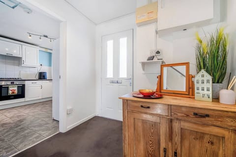 Apartment, 3 Bedrooms | Interior