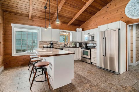 Lake front cottage kitchen!