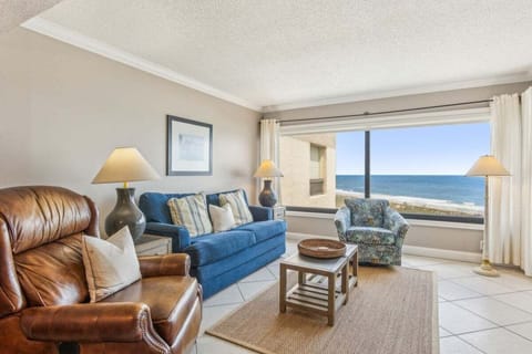 Picture Perfect Living Room Ocean View!
