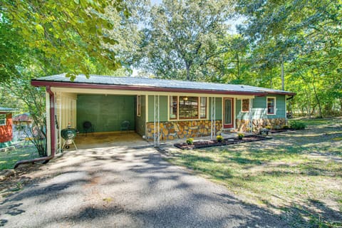Property Exterior | Single-Story Home