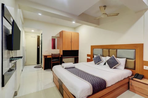 Basic Double Room | Desk, laptop workspace, free WiFi, bed sheets