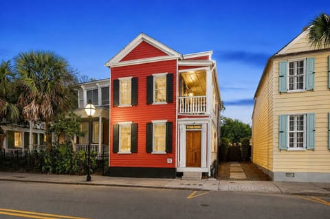 Welcome to The Red Robin, your Downtown Charleston rental!