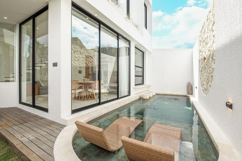 Pool/Sunbed