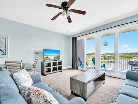 Welcome to Laketown Wharf 331