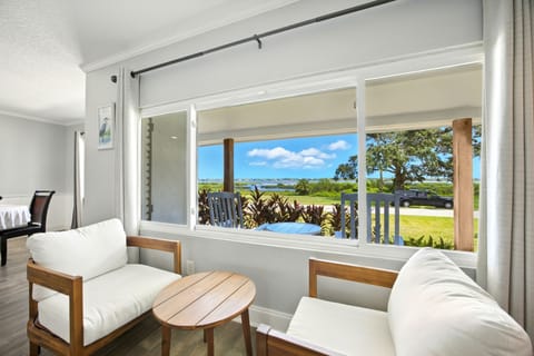 House, Multiple Beds, Patio, River View (The Heron House) | Living area