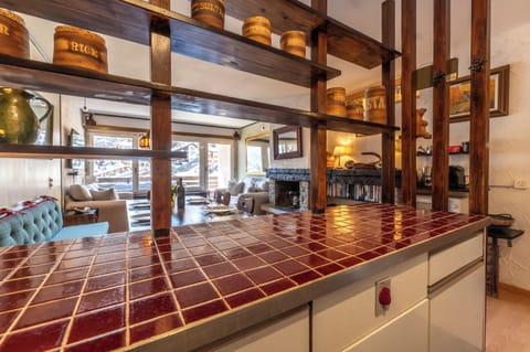 Family Condo, Balcony, Mountain View | Private kitchen | Fridge, oven, stovetop, dishwasher