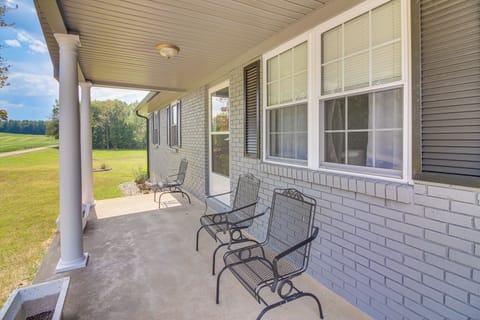 Glasgow Vacation Rental | 3BR | 1BA | 2 Interior Steps Required | 1,530 Sq Ft