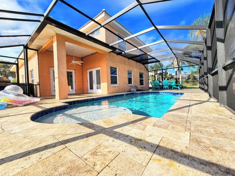 Amazing Pool House Close To The Beach!