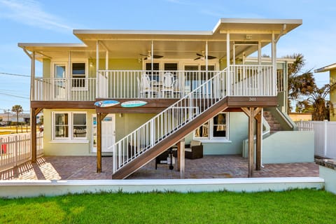 A sun-drenched family haven with picturesque scenery just steps from everything Flagler Beach has to offer.