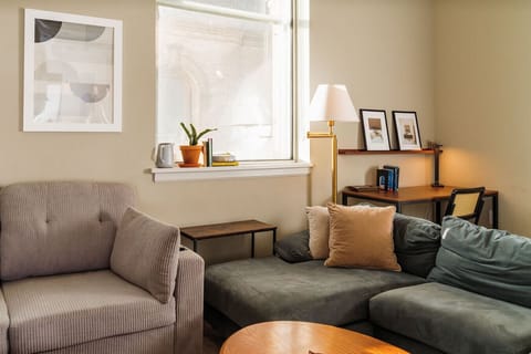 A dedicated workspace designed for clarity and high-speed productivity, so you can own your workday from the heart of the city