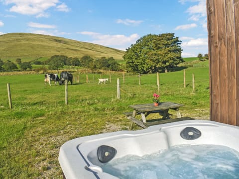 Hot tub | Croft - Hillcrest, Ribble Valley-Forest of Bowland 
