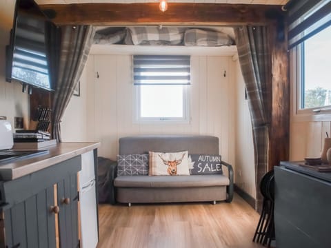 Interior | Shepherds Hut - Hillcrest, Ribble Valley-Forest of Bowland 