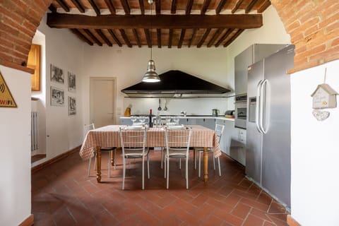 Autumn, Dining Room, Kitchen, Living Room, Spring, Summer