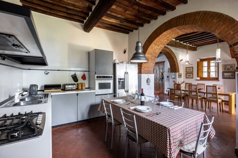 Autumn, Kitchen, Living Room, Spring, Summer