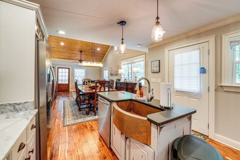 House (2 Bedrooms) | Interior