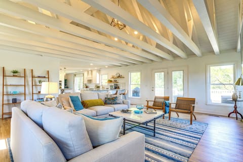 House (5 Bedrooms) | Interior