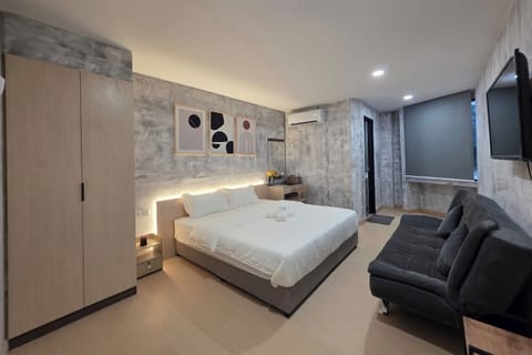 Villa | Minibar, desk, iron/ironing board, free WiFi