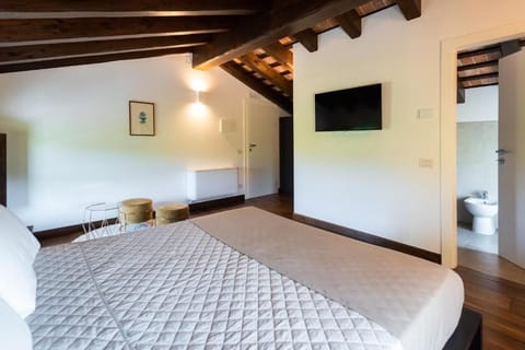 Superior Double Room, Vineyard View | Soundproofing, free WiFi