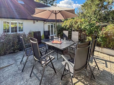 Sitting-out-area | Brithdir, Welshpool