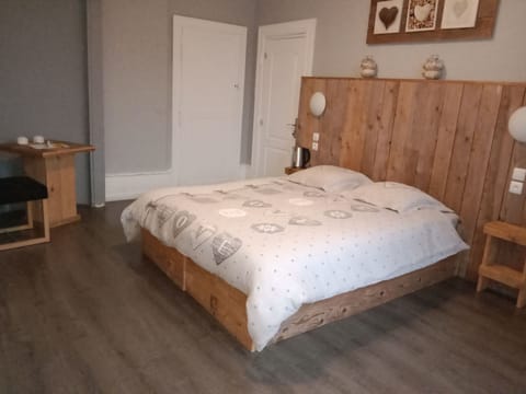 Comfort Double Room, Mountain View | Iron/ironing board, free WiFi