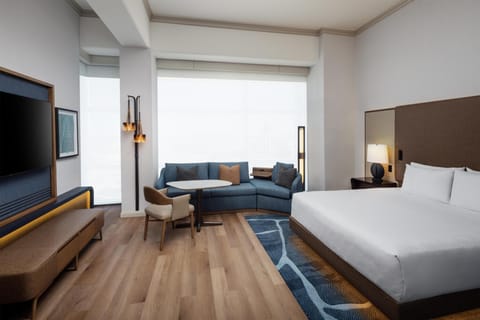 Deluxe Room, 1 King Bed | Premium bedding, down comforters, pillowtop beds, minibar