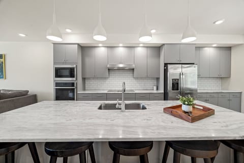 Fully equipped kitchen.