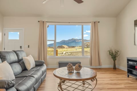 Spectacular views. 
Living room