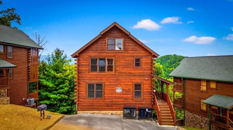 Pull into your own private log cabin retreat, nestled among the trees and surrounded by mountain charm. With easy access and a welcoming vibe, it’s the perfect start to your peaceful getaway.