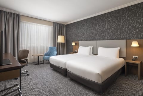 Premium bedding, in-room safe, laptop workspace, blackout drapes