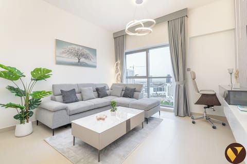 Luxury Apartment, Balcony, City View | Living room | 65-inch Smart TV with satellite channels