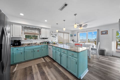 Signature House, 4 Bedrooms, Patio, Lagoon View | Private kitchen | Fridge, microwave, oven, stovetop