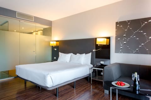 Minibar, in-room safe, desk, blackout drapes