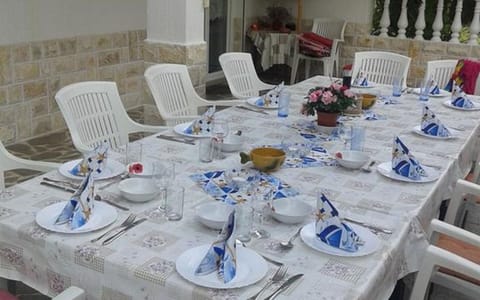 esstisch am terrassen