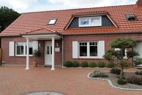 Entrance / Reception
