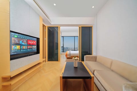 Luxury Suite, City View | Desk, blackout drapes, WiFi (free), bed sheets