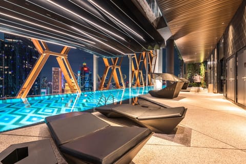 Infinity pool