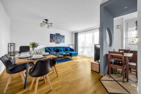 Spacious Living Room with Dining Area | Book Now With RENTUJEMY.COM