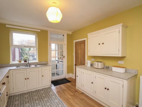 Cottage | Interior