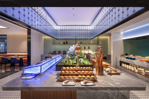 Daily buffet breakfast for a fee