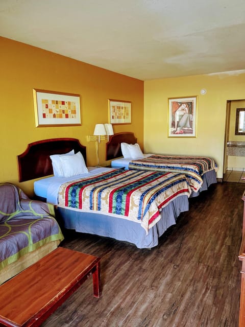 Blackout drapes, soundproofing, free WiFi, bed sheets