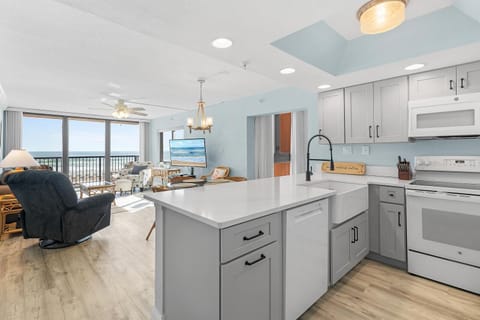 Condo, Multiple Beds (Sunrise 206) | Private kitchen | Oven, toaster